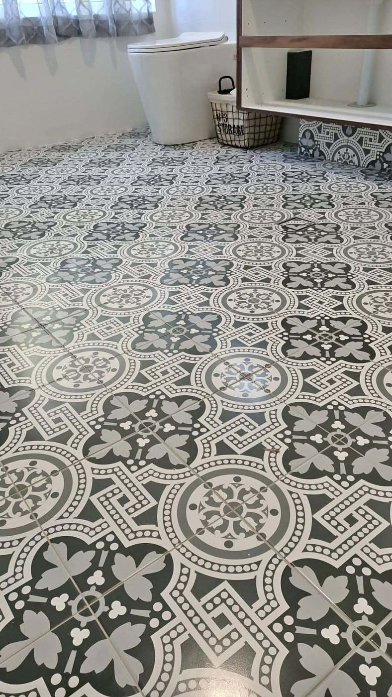 Patterned encaustic tiled floor